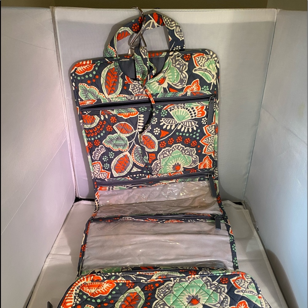 Vera Bradley hanging organizing.